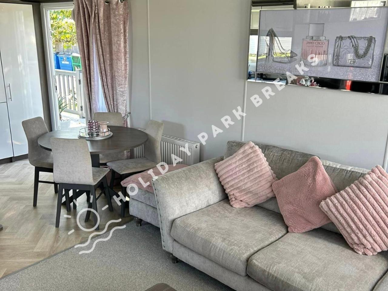 Luxury 2 Bedroom At Seal Bay Resort Selsey Kültér fotó